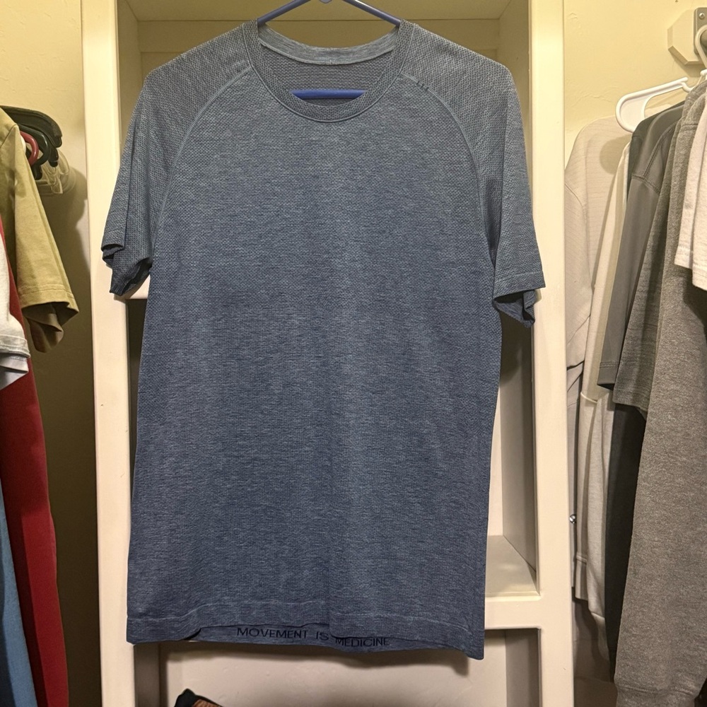 lululemon athletica Heathered Blue Short Sleeve Tee